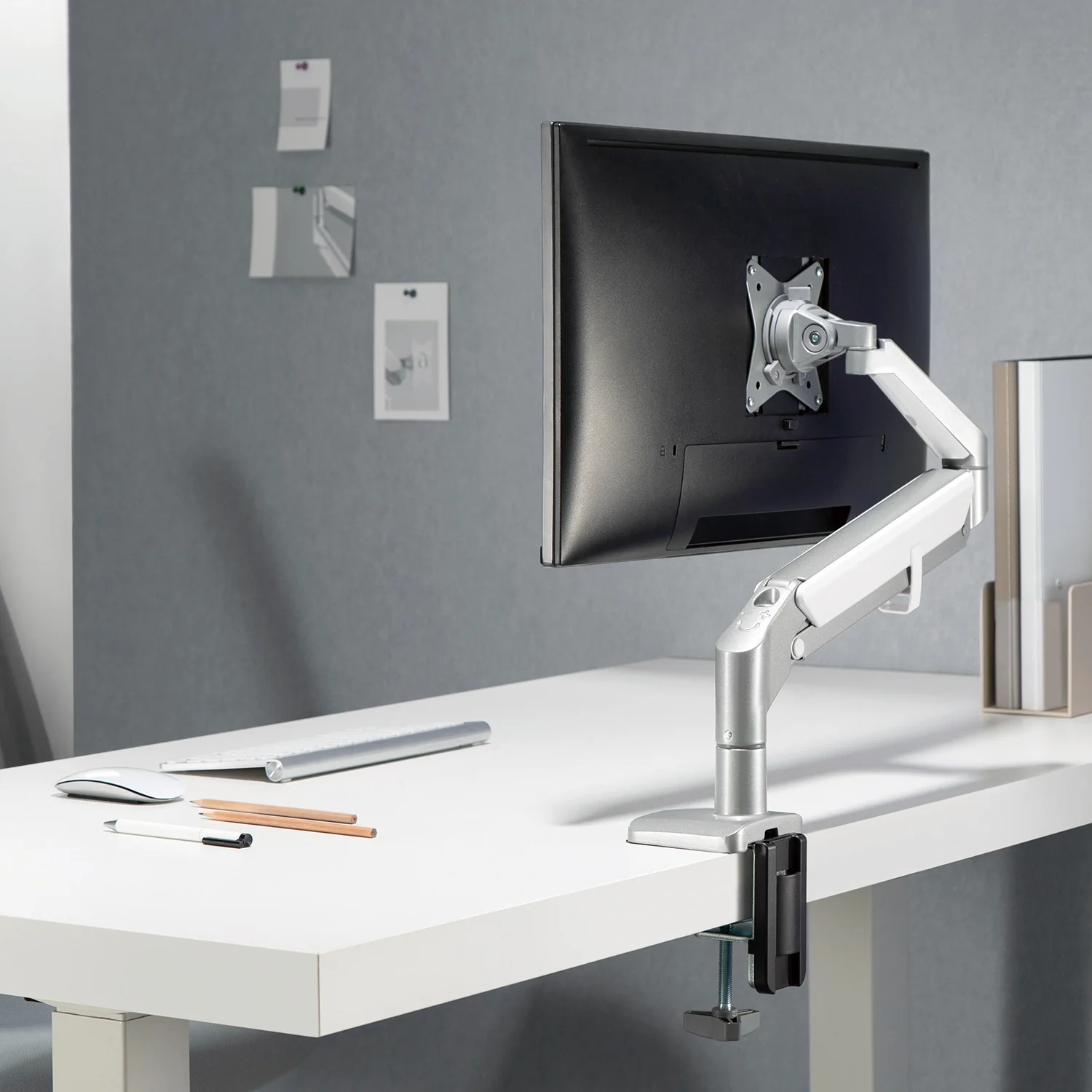 Soporte de monitor con muelle de gas Soporte de mesa Brazo de monitor Giratorio Inclinable Gira 13"-32" hasta 9kg VESA 75x75 100x100 (Gris) - Image 3
